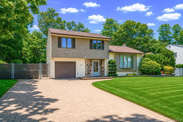 34 Campo Avenue, Selden, NY 11784