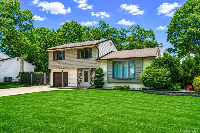 34 Campo Avenue, Selden, NY 11784