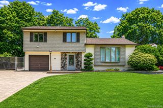 34 Campo Avenue, Selden, NY 11784
