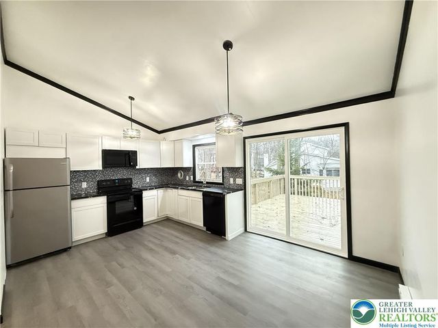 8066 Red Squirrel Drive, Coolbaugh Twp, PA 18466