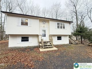 8066 Red Squirrel Drive, Coolbaugh Twp, PA 18466