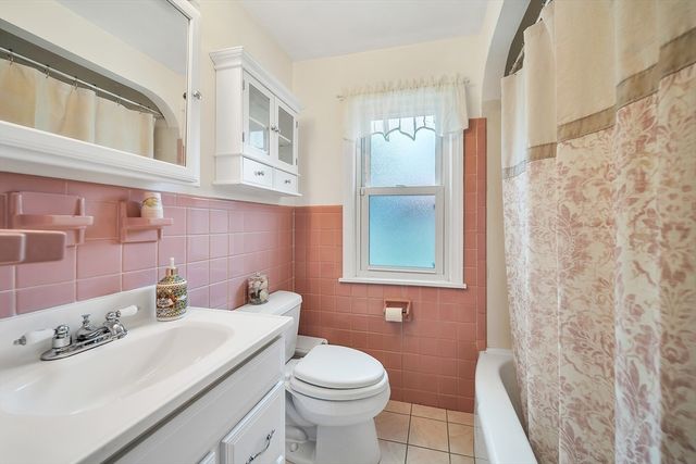 51 Barrington Rd, Longmeadow, MA 01106
