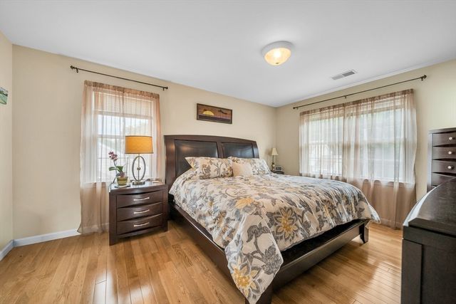 51 Barrington Rd, Longmeadow, MA 01106