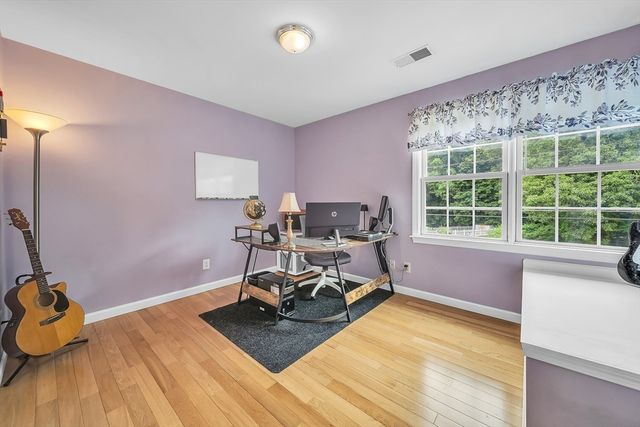 51 Barrington Rd, Longmeadow, MA 01106