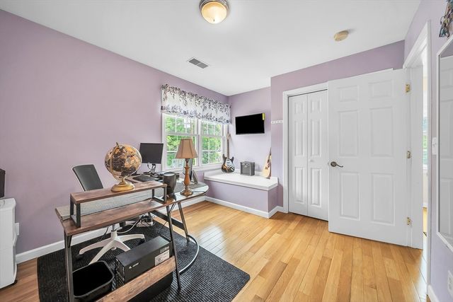 51 Barrington Rd, Longmeadow, MA 01106