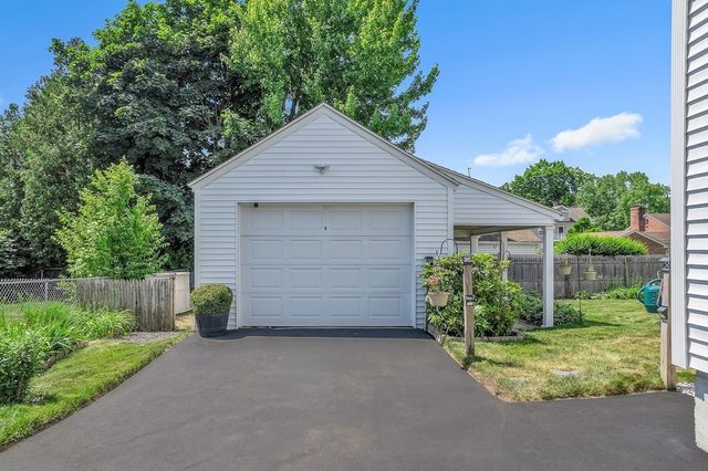 51 Barrington Rd, Longmeadow, MA 01106