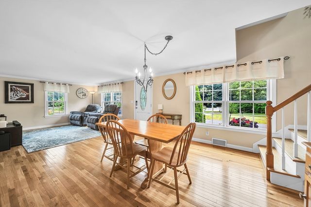 51 Barrington Rd, Longmeadow, MA 01106