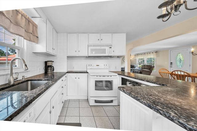 51 Barrington Rd, Longmeadow, MA 01106