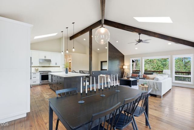 1960 NW Keenan Court, Bend, OR 97703