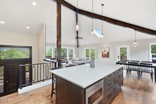 1960 NW Keenan Court, Bend, OR 97703
