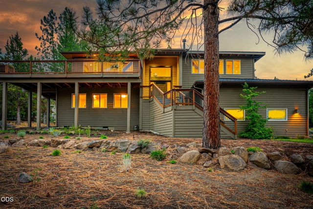 1960 NW Keenan Court, Bend, OR 97703