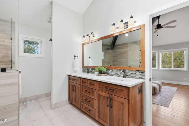 1960 NW Keenan Court, Bend, OR 97703