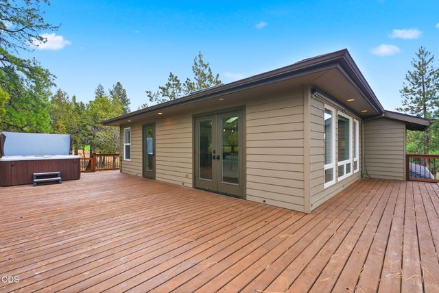 1960 NW Keenan Court, Bend, OR 97703