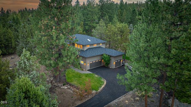 1960 NW Keenan Court, Bend, OR 97703
