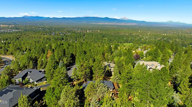 1960 NW Keenan Court, Bend, OR 97703
