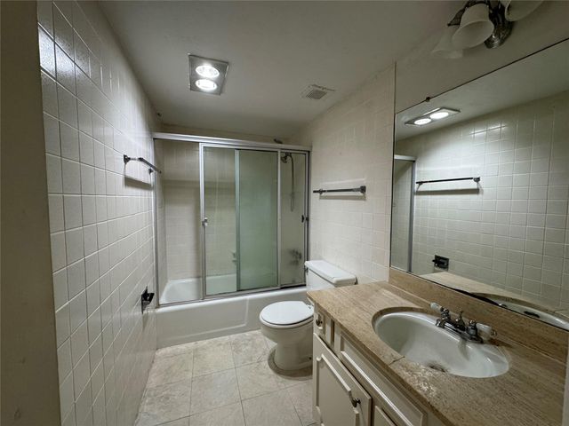 5050 Ambassador Way 210, Houston, TX 77056