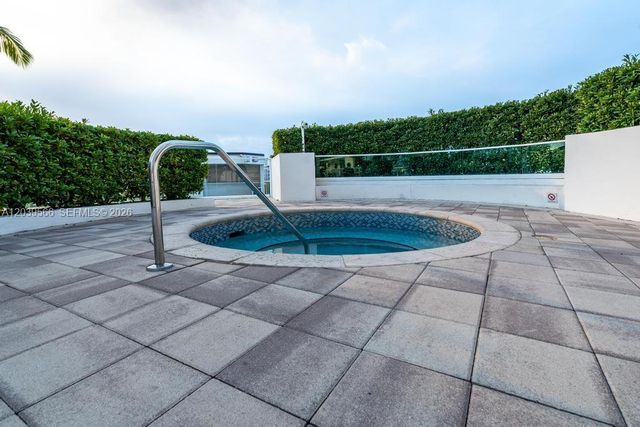 19500 Turnberry Way 16B, Aventura, FL 33180
