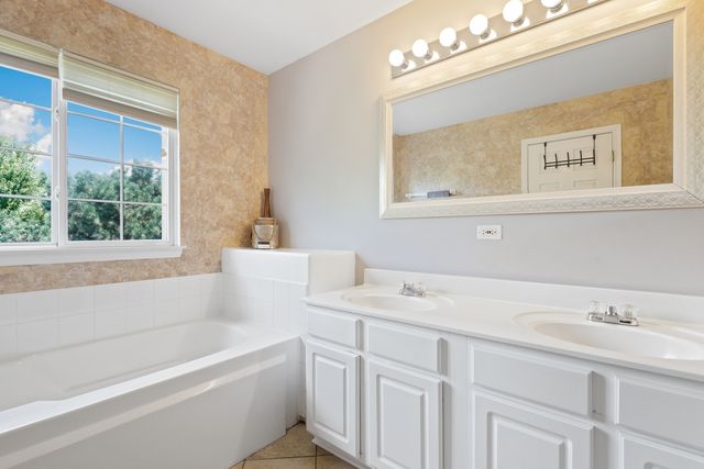 2508 Rosehall Lane, Aurora, IL 60503