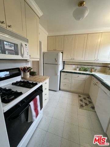 1173 Masselin Avenue, Los Angeles, CA 90019