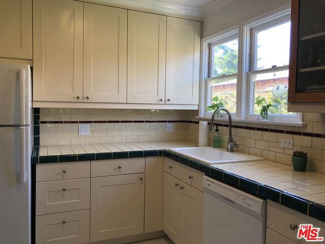 1173 Masselin Avenue, Los Angeles, CA 90019