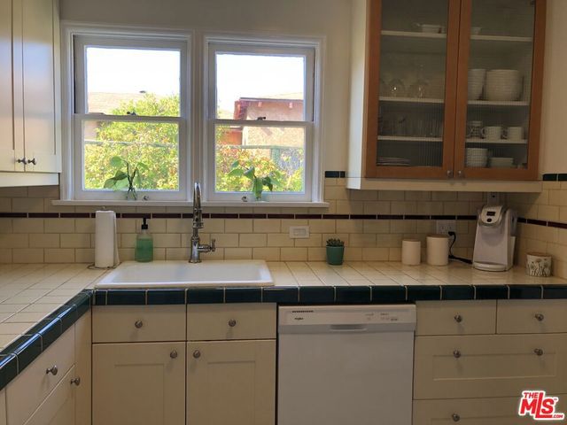 1173 Masselin Avenue, Los Angeles, CA 90019