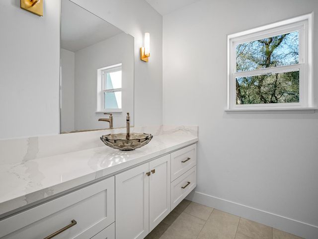8118 Bridger Ln, Shingle Springs, CA 95682