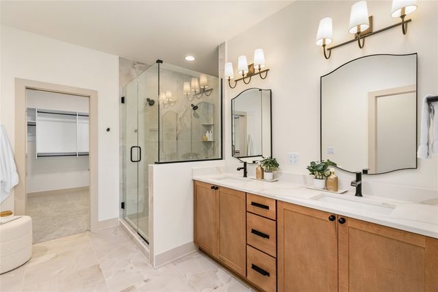 1348 S Auburn Place, West Des Moines, IA 50266