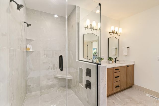 1348 S Auburn Place, West Des Moines, IA 50266