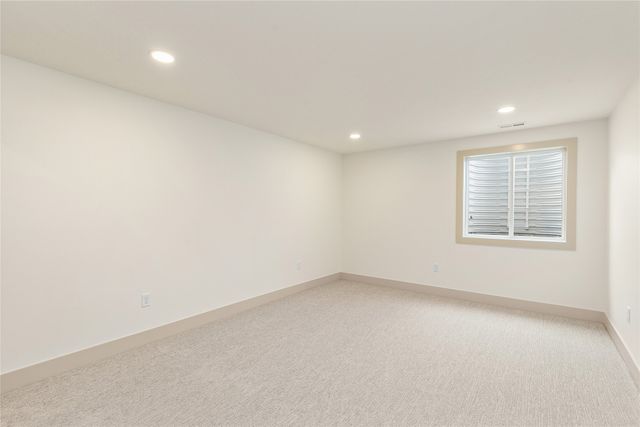 1348 S Auburn Place, West Des Moines, IA 50266