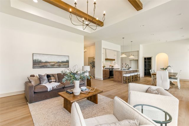 1348 S Auburn Place, West Des Moines, IA 50266
