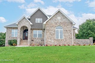 913 Saint Johns Drive, Maryville, TN 37801