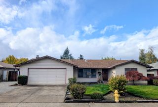 4035 Rock Way, Central Point, OR 97502