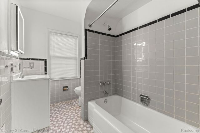 15805 Lindsay Street, Detroit, MI 48227