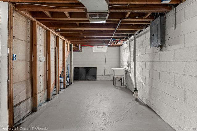 15805 Lindsay Street, Detroit, MI 48227