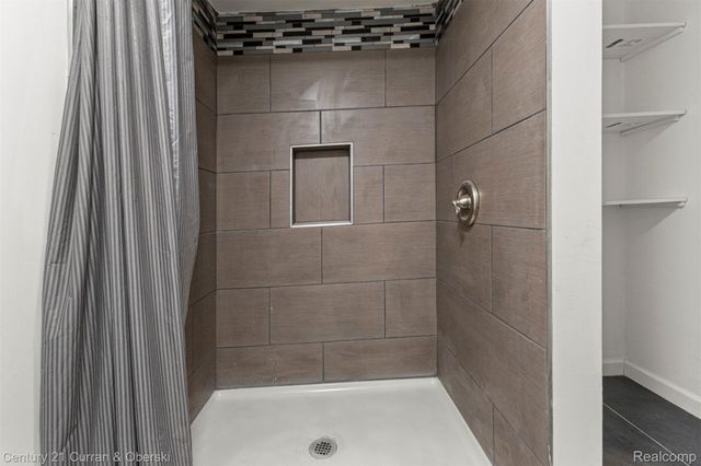 15805 Lindsay Street, Detroit, MI 48227