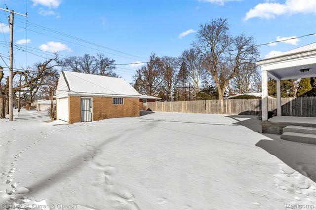 15805 Lindsay Street, Detroit, MI 48227