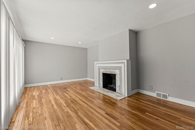 15805 Lindsay Street, Detroit, MI 48227