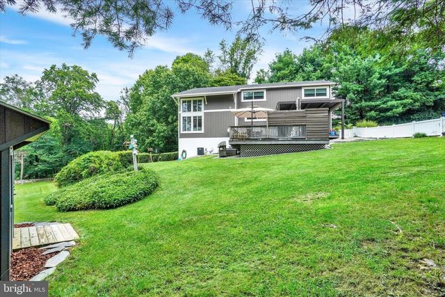 1123 TOWER RD, York, PA 17406