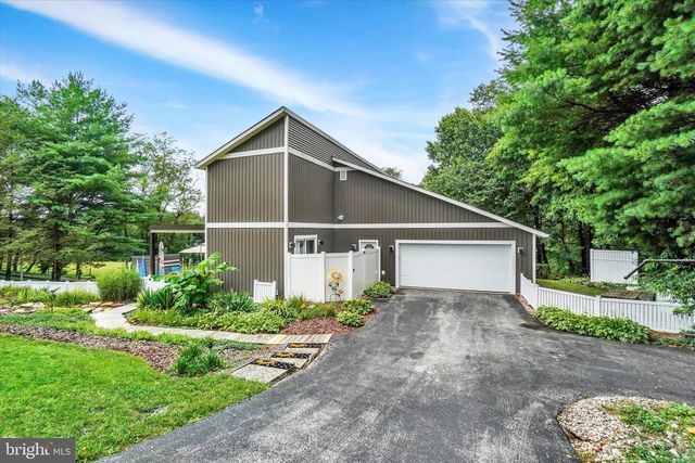 1123 TOWER RD, York, PA 17406