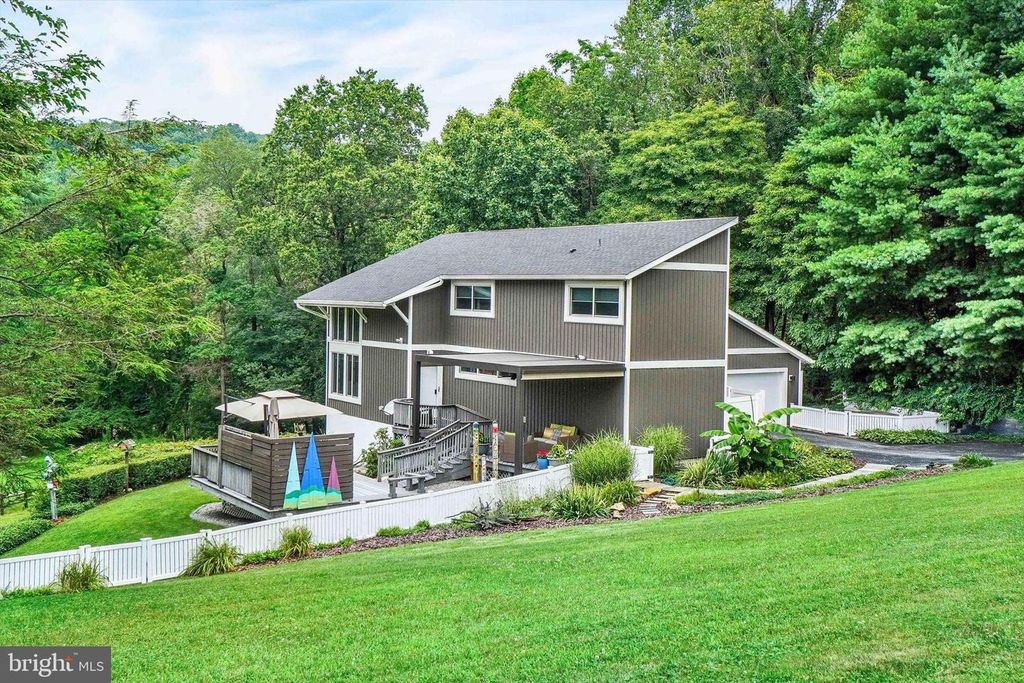 1123 TOWER RD, York, PA 17406