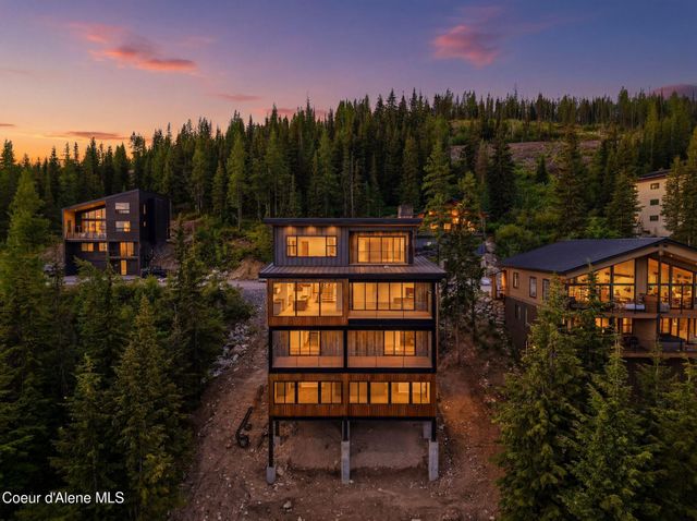 277 Blizzard Drive, Sandpoint, ID 83864