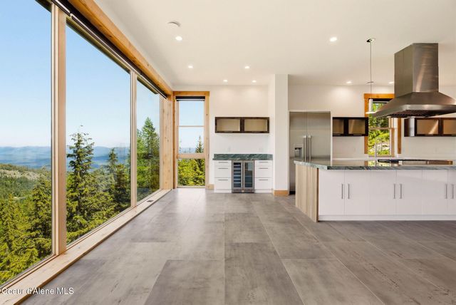 277 Blizzard Drive, Sandpoint, ID 83864