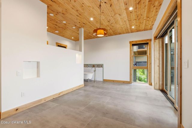 277 Blizzard Drive, Sandpoint, ID 83864