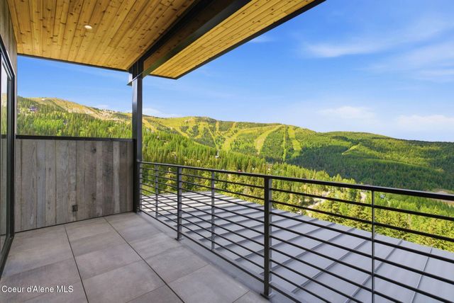277 Blizzard Drive, Sandpoint, ID 83864