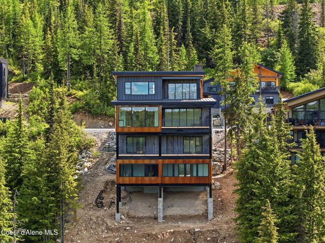 277 Blizzard Drive, Sandpoint, ID 83864