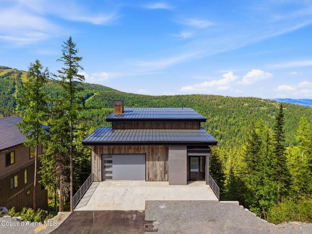 277 Blizzard Drive, Sandpoint, ID 83864