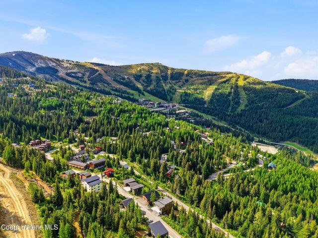 277 Blizzard Drive, Sandpoint, ID 83864