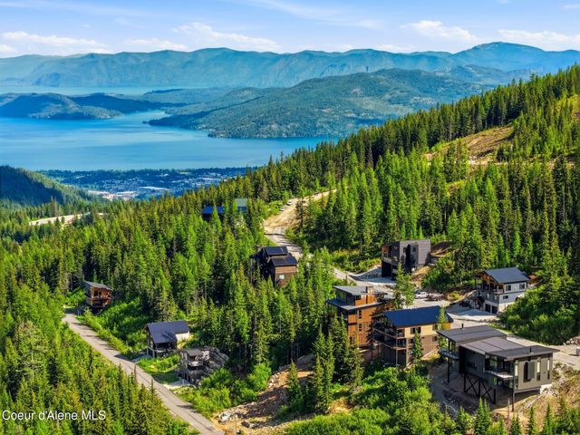 277 Blizzard Drive, Sandpoint, ID 83864