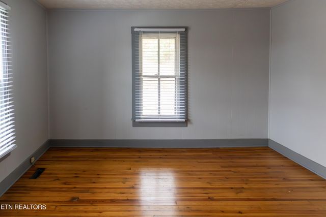 136 Riverview St, Newport, TN 37821