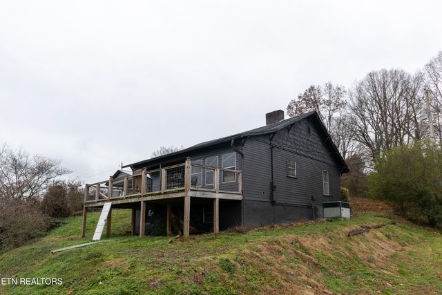 136 Riverview St, Newport, TN 37821